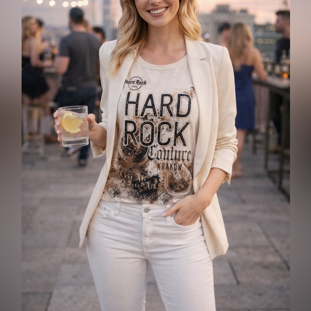 Hard Rock Cafe T-shirt Cracow, size S.